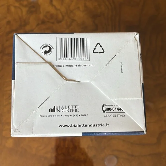 Bialetti Casa Italia Venus 4-Cup Stove Top Espresso Maker - Picture 4 of 10